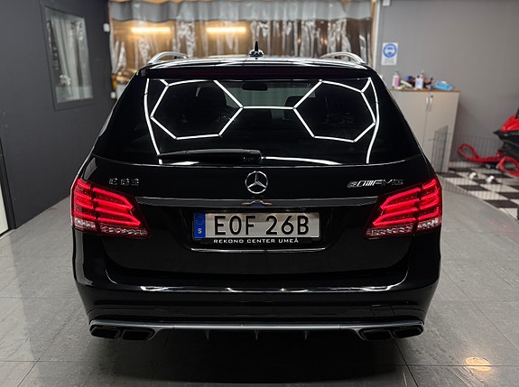 Mercedes-Benz E63 5 of 23