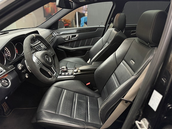Mercedes-Benz E63 9 of 23