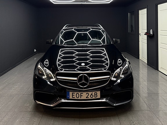 Mercedes-Benz E63 7 of 23