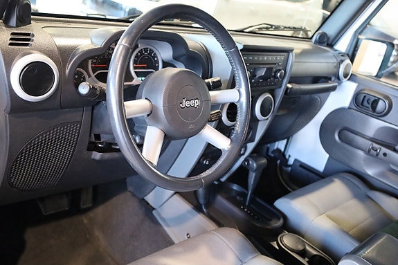 Jeep Wrangler 9 of 15