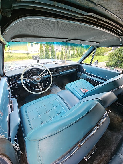 Chrysler Town & Country 7 of 8