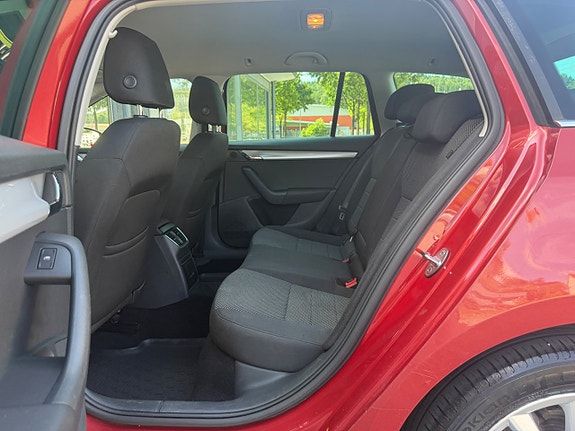 Skoda Octavia 10 of 13