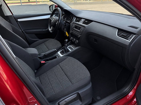 Skoda Octavia 9 of 13