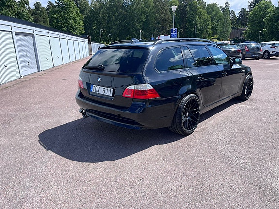 BMW 530d 2 of 5