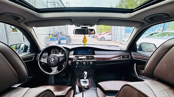 BMW 530d 4 of 14