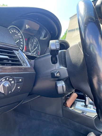 BMW 530d 4 of 5