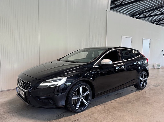 Volvo V40 4 of 5