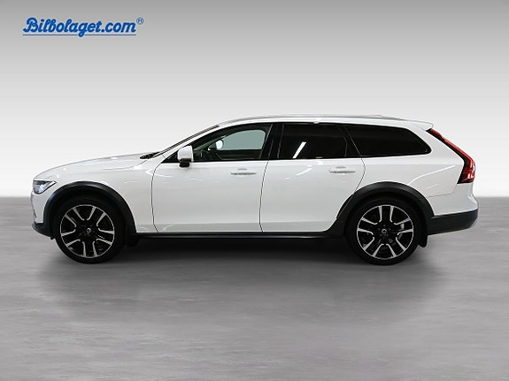 Volvo V90 Cross Country 2 of 5