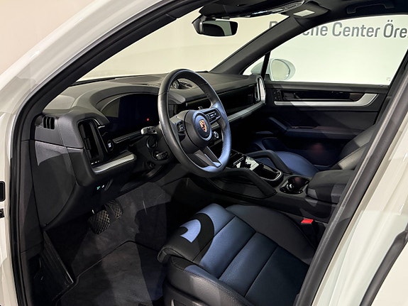 Porsche Cayenne 8 of 14