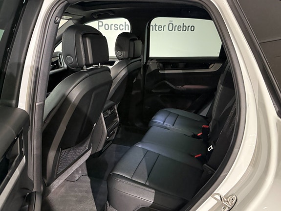 Porsche Cayenne 13 of 14