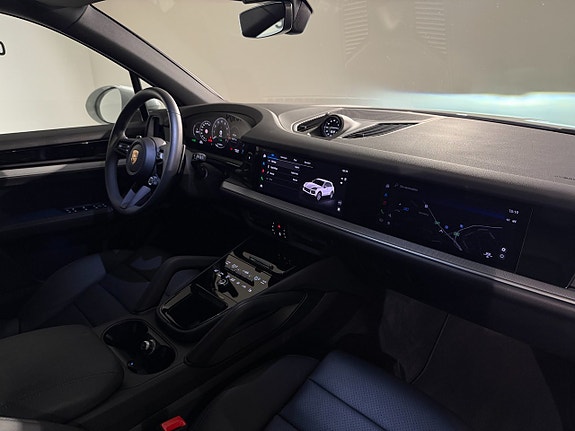 Porsche Cayenne 9 of 14