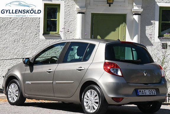 Renault Clio 2 of 13