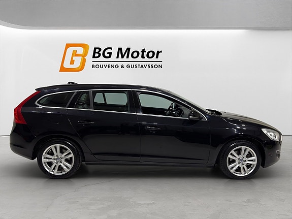 Volvo V60 3 of 5