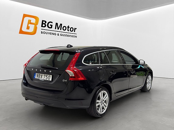 Volvo V60 4 of 5