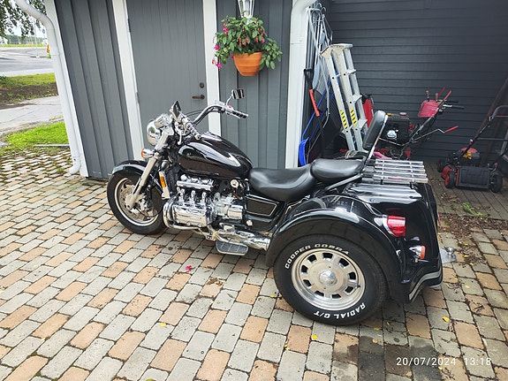 Honda GL1500C Gold Wing 4 of 4