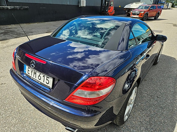 Mercedes-Benz SLK200 9 of 11