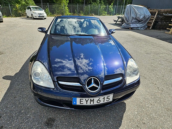 Mercedes-Benz SLK200 2 of 5