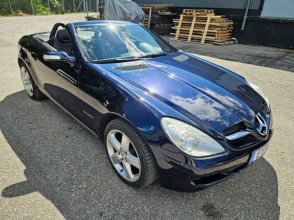 Mercedes-Benz SLK200 3 of 5