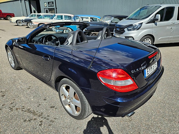 Mercedes-Benz SLK200 6 of 11