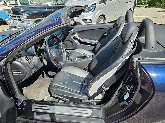 Mercedes-Benz SLK200 11 of 11