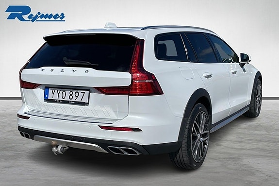 Volvo V60 Cross Country 5 of 5