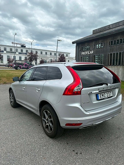 Volvo XC60 4 of 5