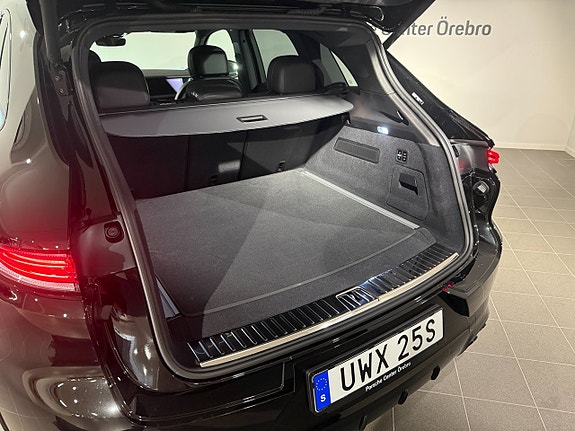 Porsche Cayenne 12 of 12