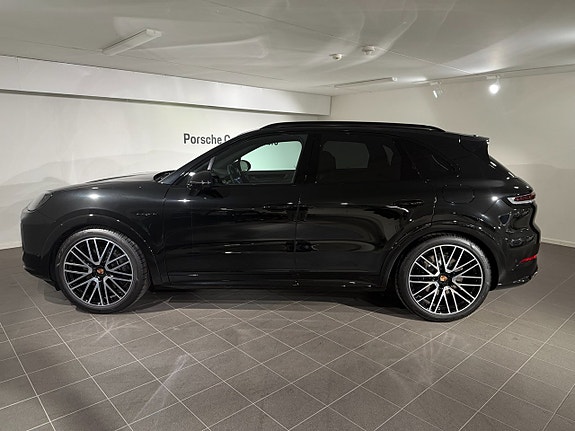 Porsche Cayenne 7 of 12