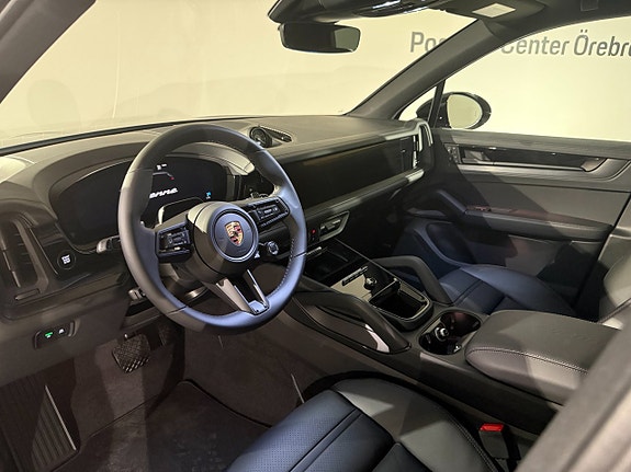 Porsche Cayenne 8 of 12