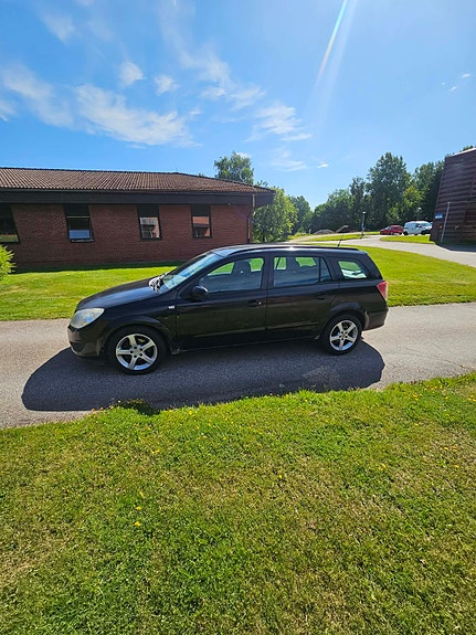 Opel Astra 4 of 6