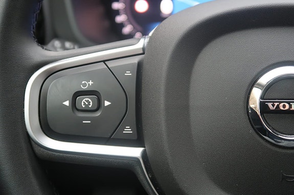 Volvo XC60 11 of 22