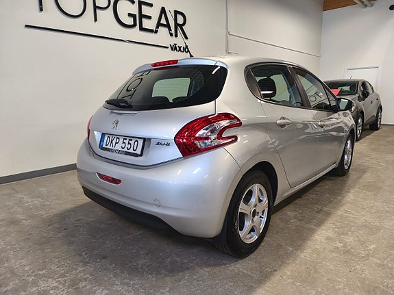 Peugeot 208 5 of 5