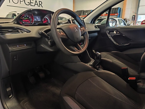 Peugeot 208 8 of 22