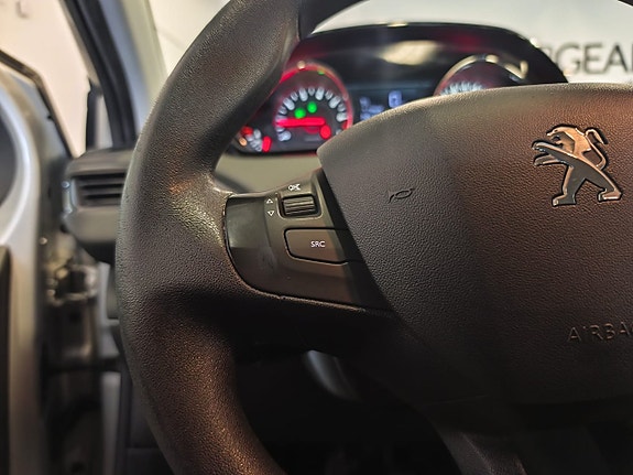 Peugeot 208 10 of 22