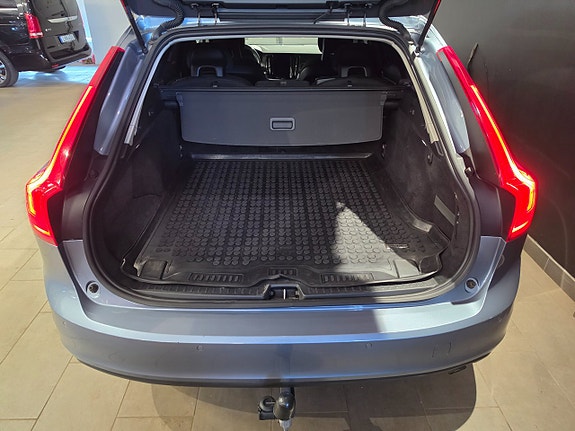 Volvo V90 13 of 13