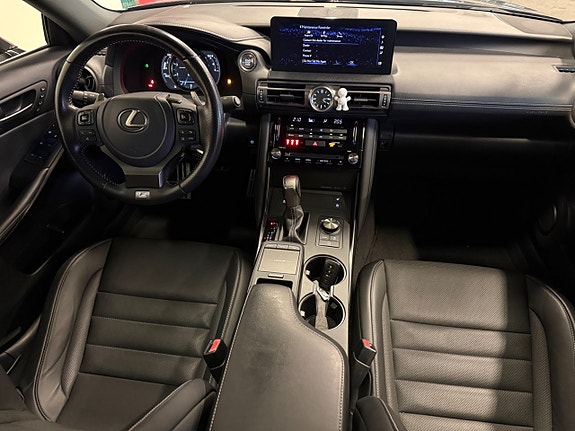 Lexus IS F 12 of 18