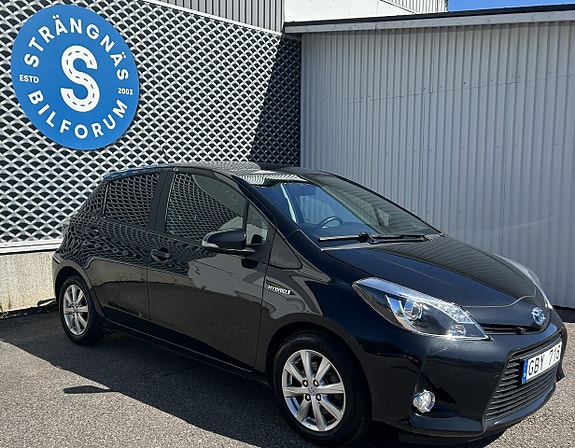 Toyota Yaris 4 of 17