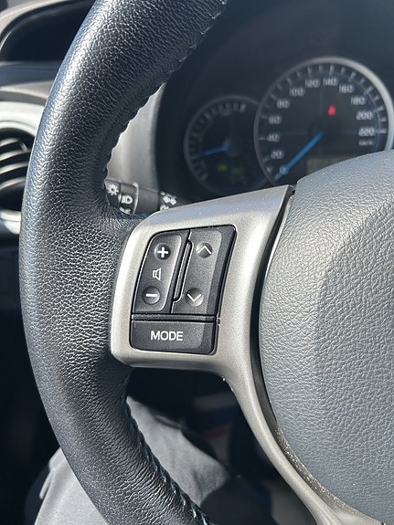 Toyota Yaris 11 of 17