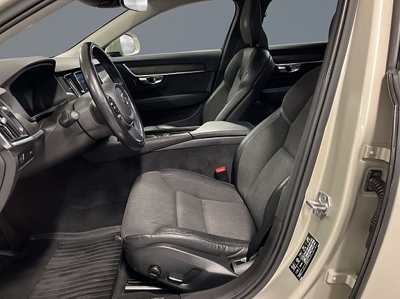Volvo V90 Cross Country 6 of 11