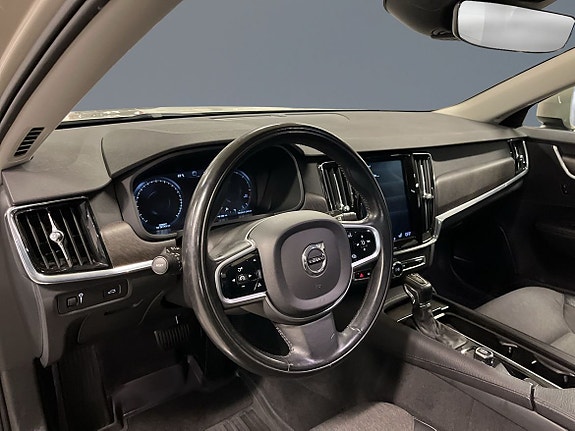 Volvo V90 Cross Country 5 of 11