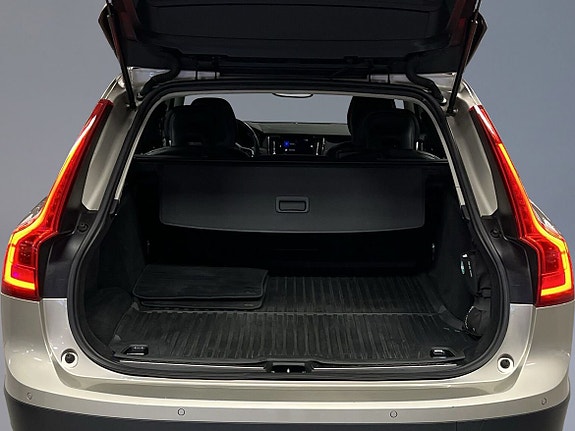 Volvo V90 Cross Country 9 of 11