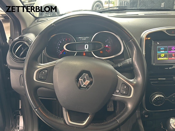Renault Clio 12 of 15