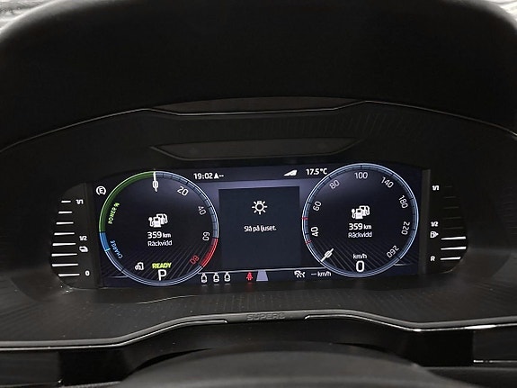 Skoda Superb 14 of 19
