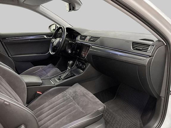 Skoda Superb 9 of 19