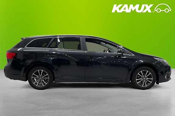 Toyota Avensis 2 of 5