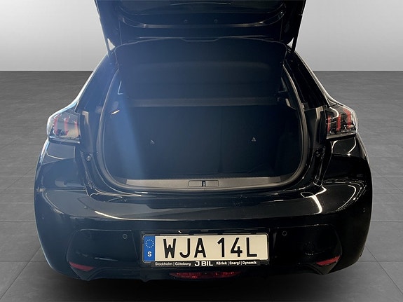 Peugeot e-208 15 of 15