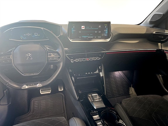 Peugeot e-208 6 of 15
