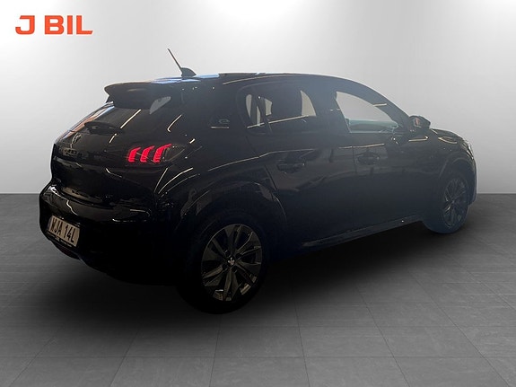 Peugeot e-208 3 of 5