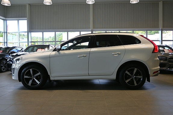Volvo XC60 2 of 5