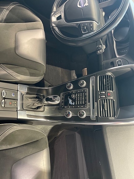 Volvo XC60 7 of 13